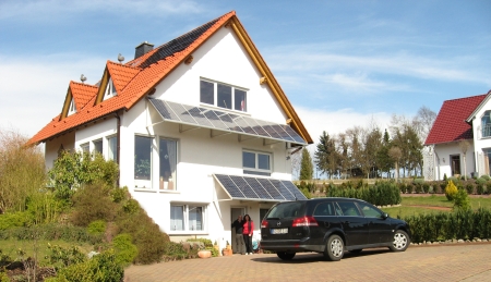 Haus mit Privatparkplatz - zum Vergr��ern bitte anklicken