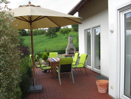 Terrasse und Grillkamin zur Mitbenutzung